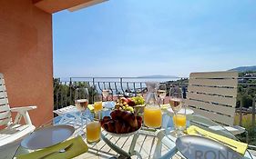 Rona Spacious Apartment With A Panoramic View