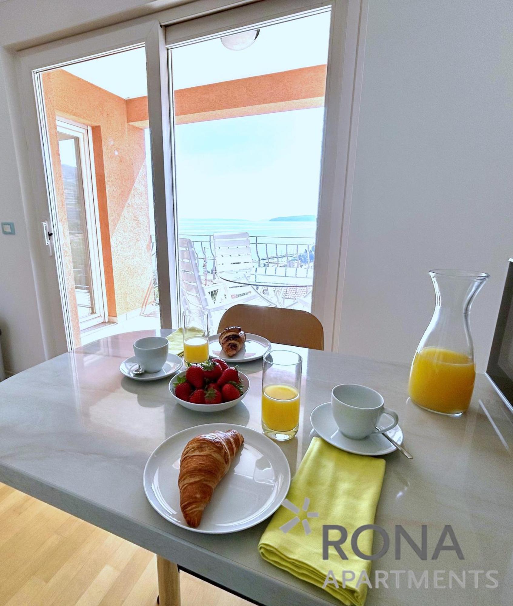 Rona Spacious Apartment With A Panoramic View Ičići Kültér fotó